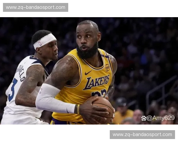 紫金荣耀对抗硬汉铁血：热火vs湖人G1巅峰对决，谁在统治你的微博热搜？